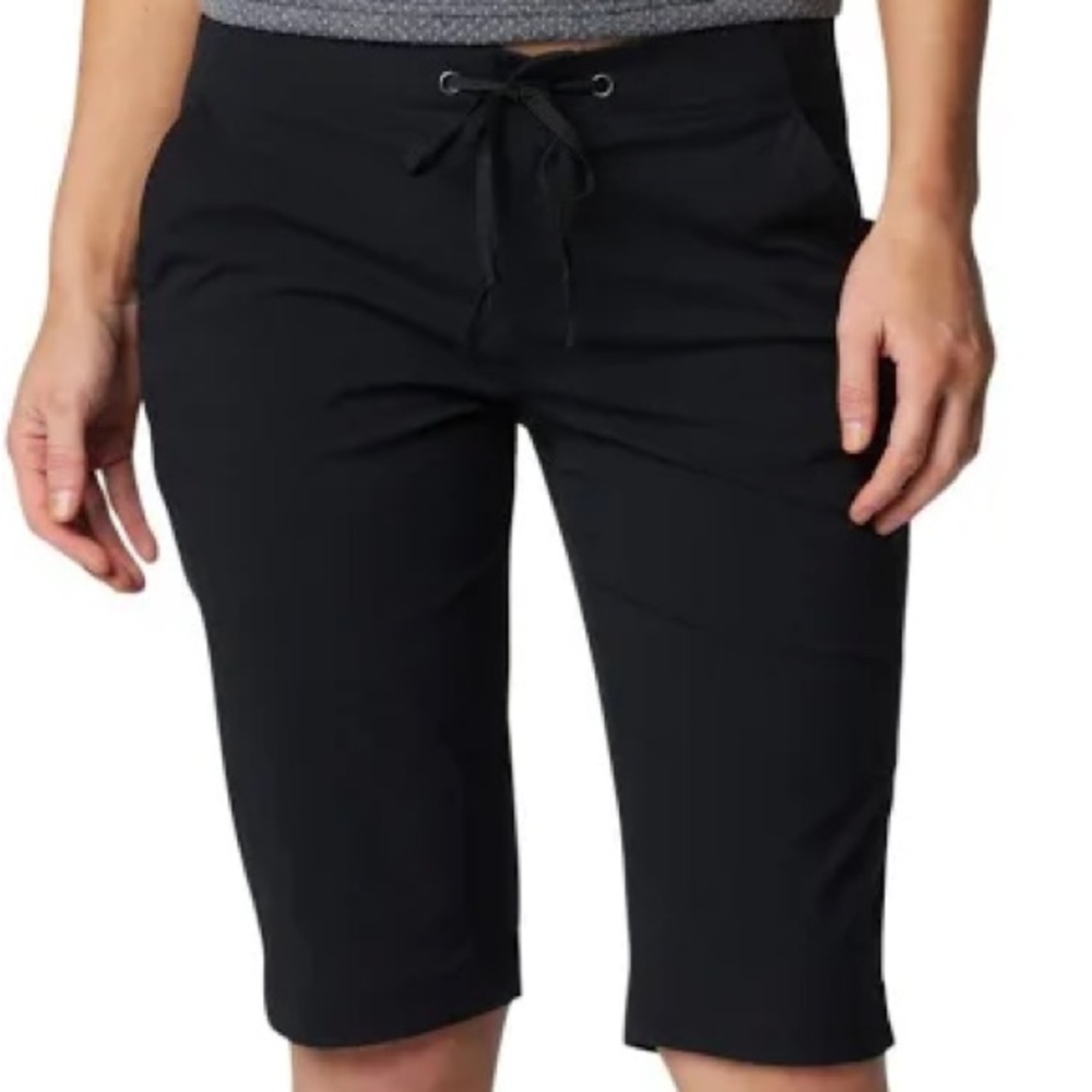 Columbia hiking shorts, Bermuda length